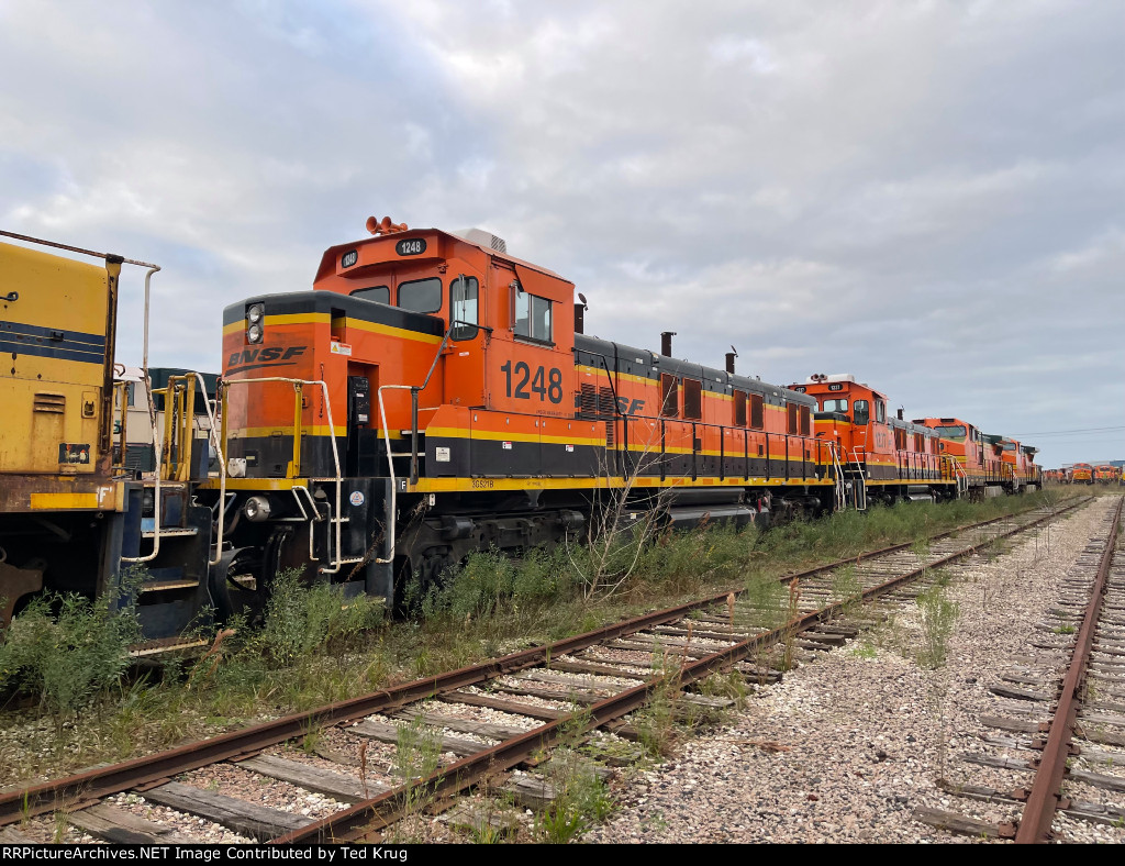 BNSF 1248, 1237, 896 & 887